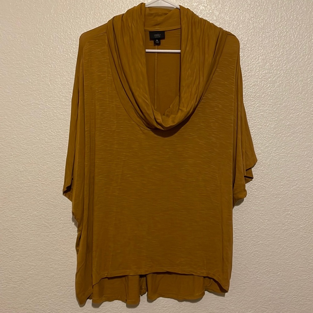 Women Scoop Neck Top
